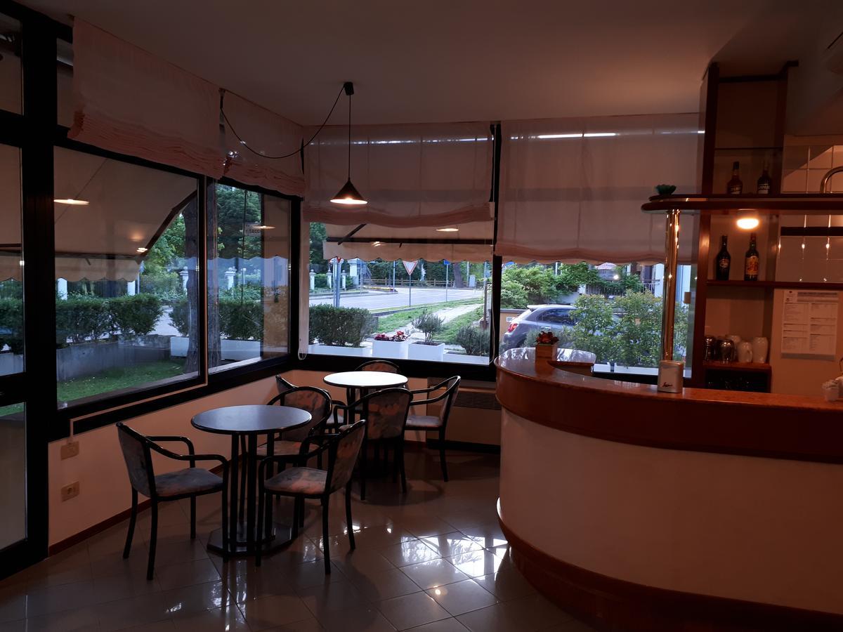 Hotel Ciclamino Риоло Терме Екстериор снимка